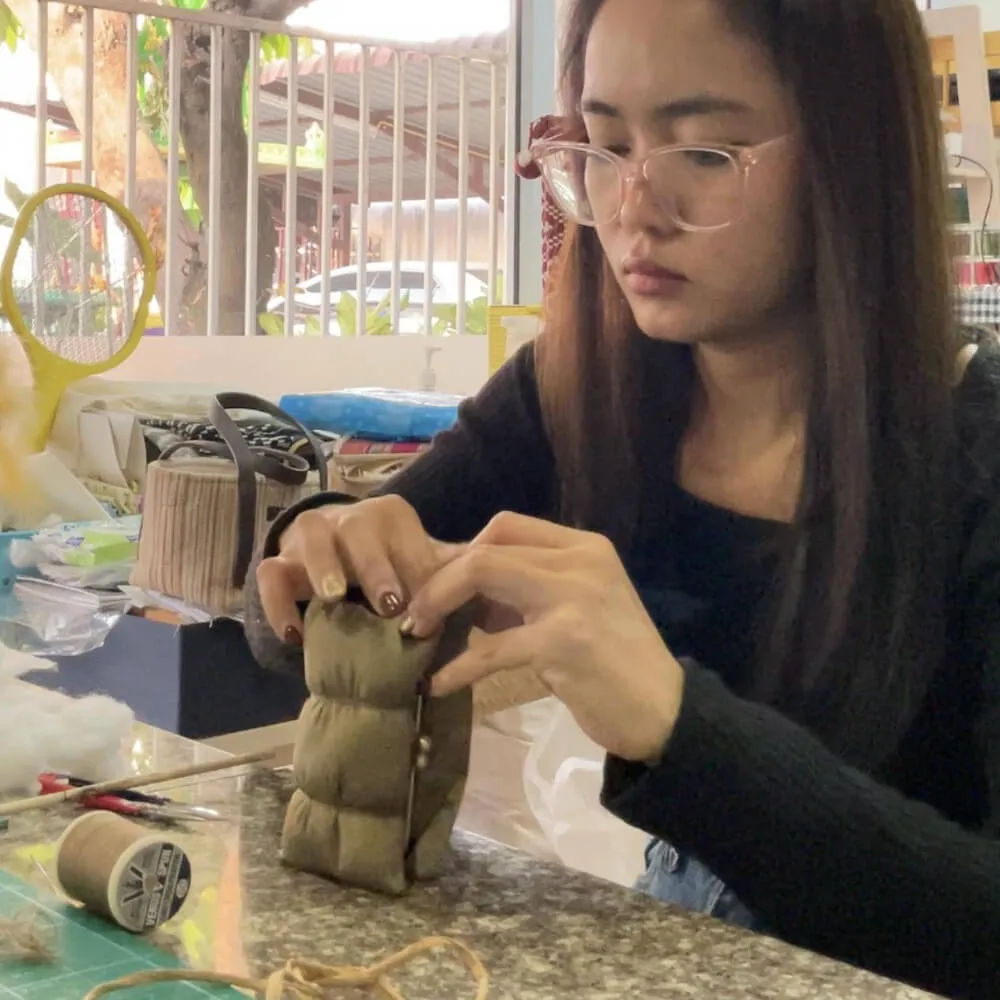 Keeps Loudder team member working on crafts