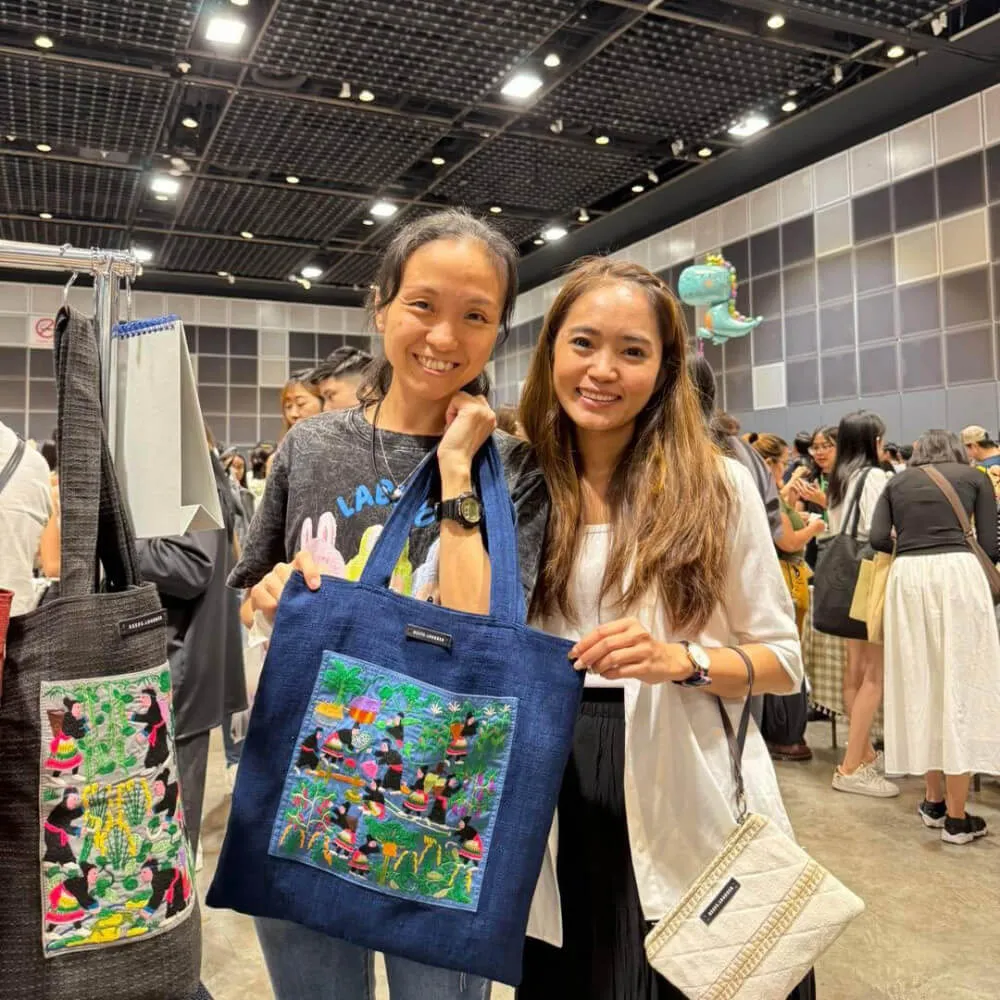 Keeps Loudder at Public Garden booth