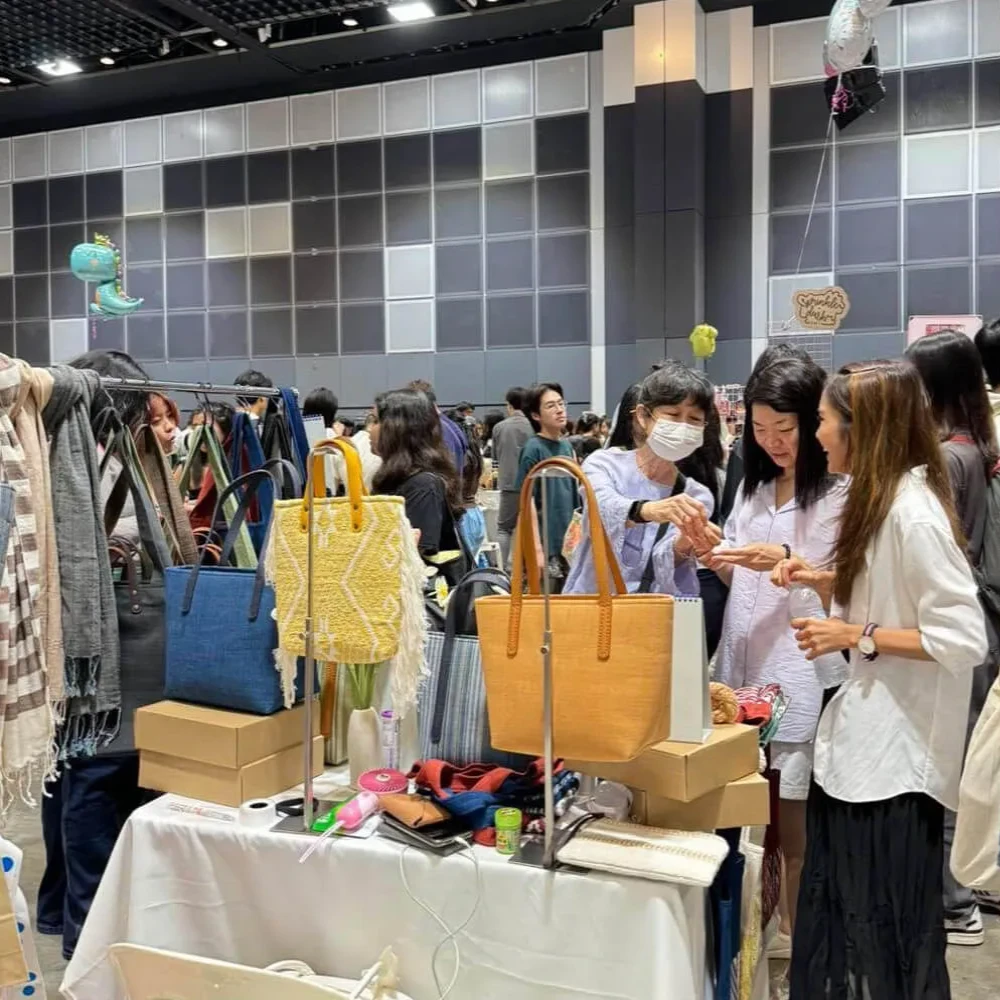 Keeps Loudder at Public Garden booth