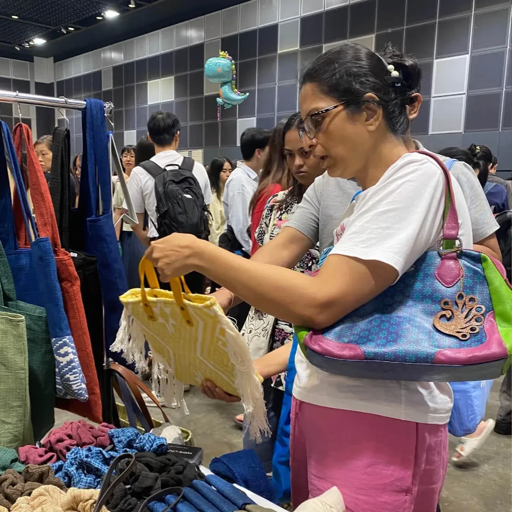 Keeps Loudder at Public Garden booth