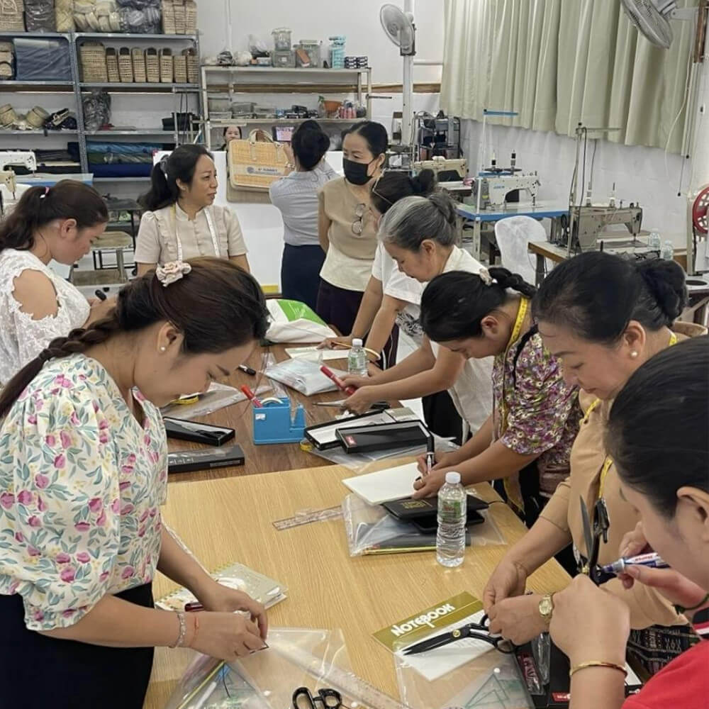 Keeps Loudder team members working on crafts